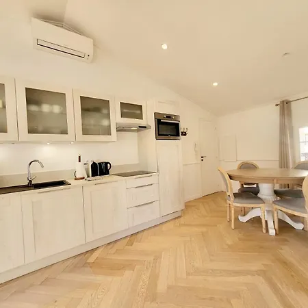 Le Petit Four 2nd - T3 Climatise Apartment