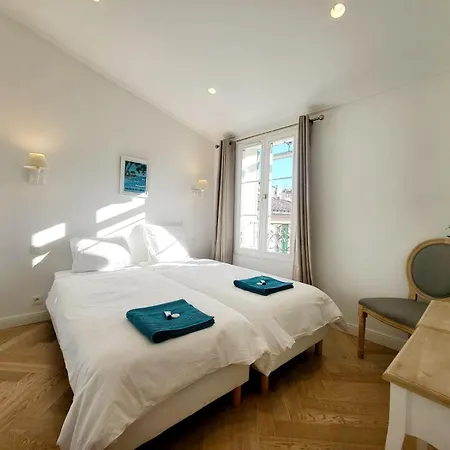 Le Petit Four 2nd - T3 Climatise Apartment