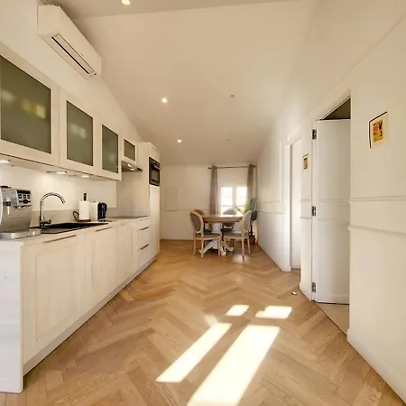 Le Petit Four 2nd - T3 Climatise Apartment *