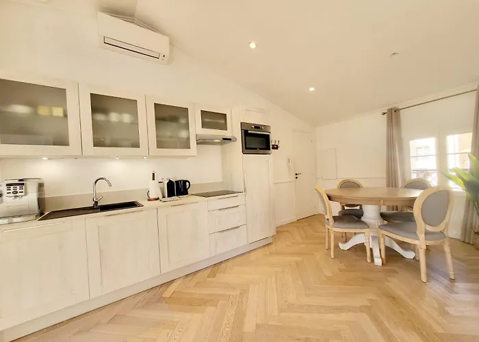 Le Petit Four 2nd - T3 Climatise Apartamento