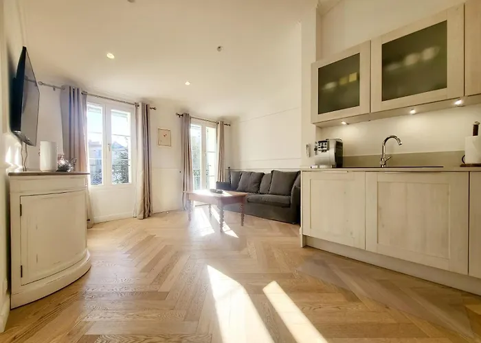 Le Petit Four 2nd - T3 Climatise Apartment Antibes