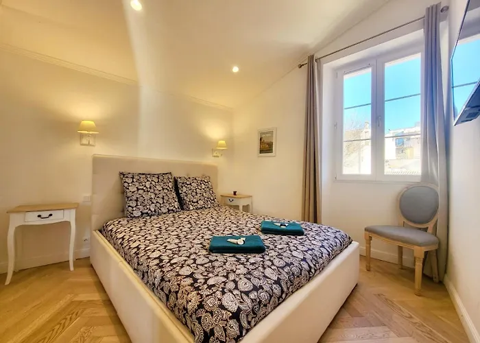 Apartment Le Petit Four 2nd - T3 Climatise Antibes